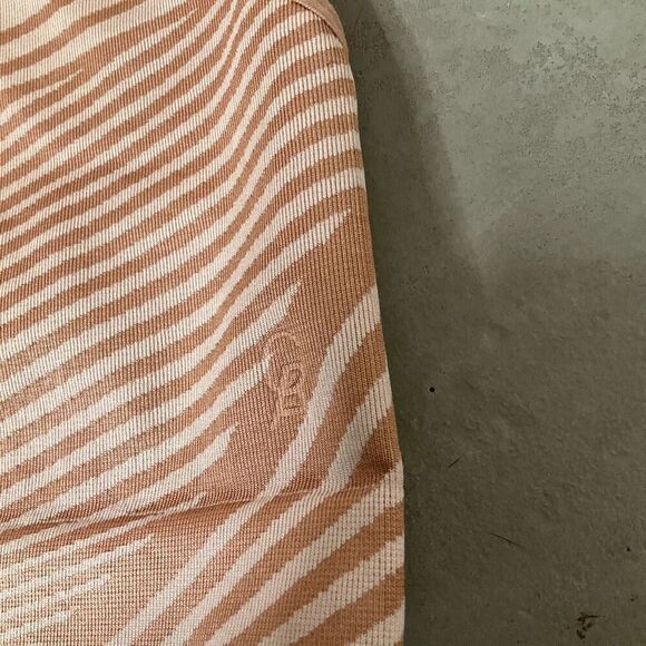 Good American Seamless Sports Bra - Picture 3 of 6